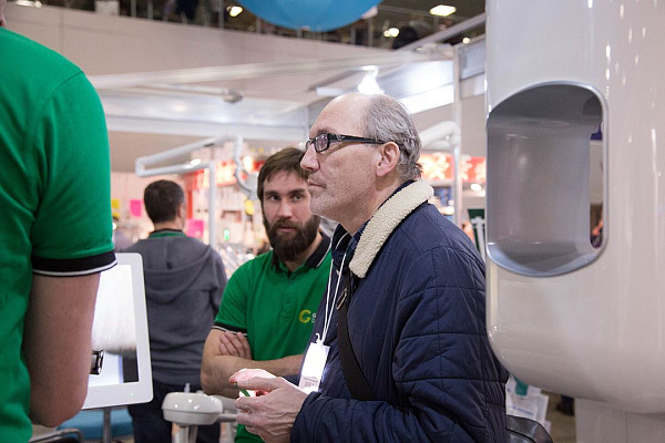 Стенд компании GREEN DENT на выставке Дентал-Ревю 2020-61.jpg