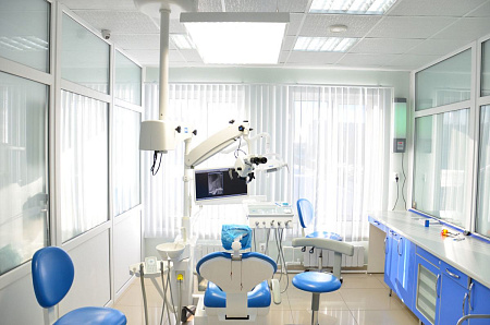 ДентЛайт-Комфорт - бестеневой стоматологический LED светильник с пультом ДУ