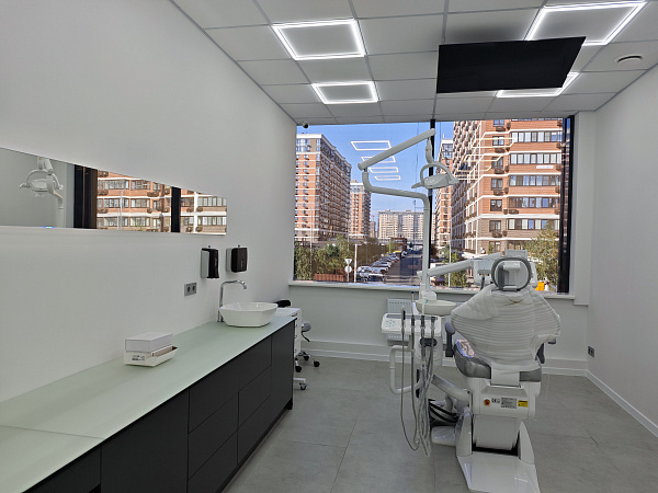 2026_09_17-Implant-Klinik-5.jpg